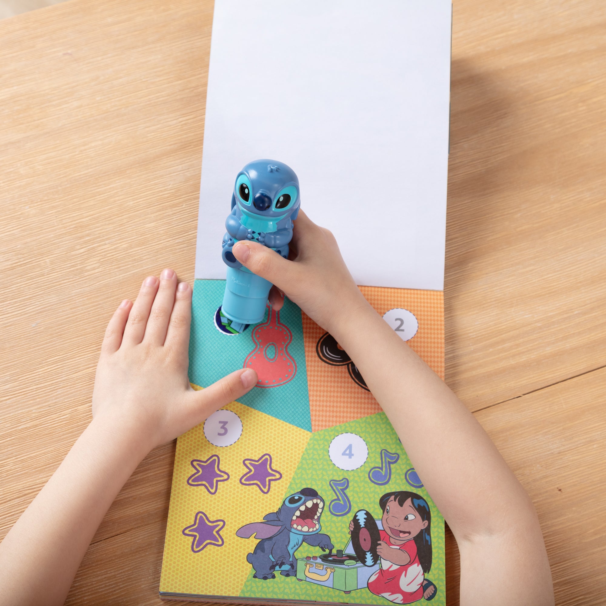 Sticker WOW!? Disney Stitch Activity Pad & Sticker Stamper - Image 6