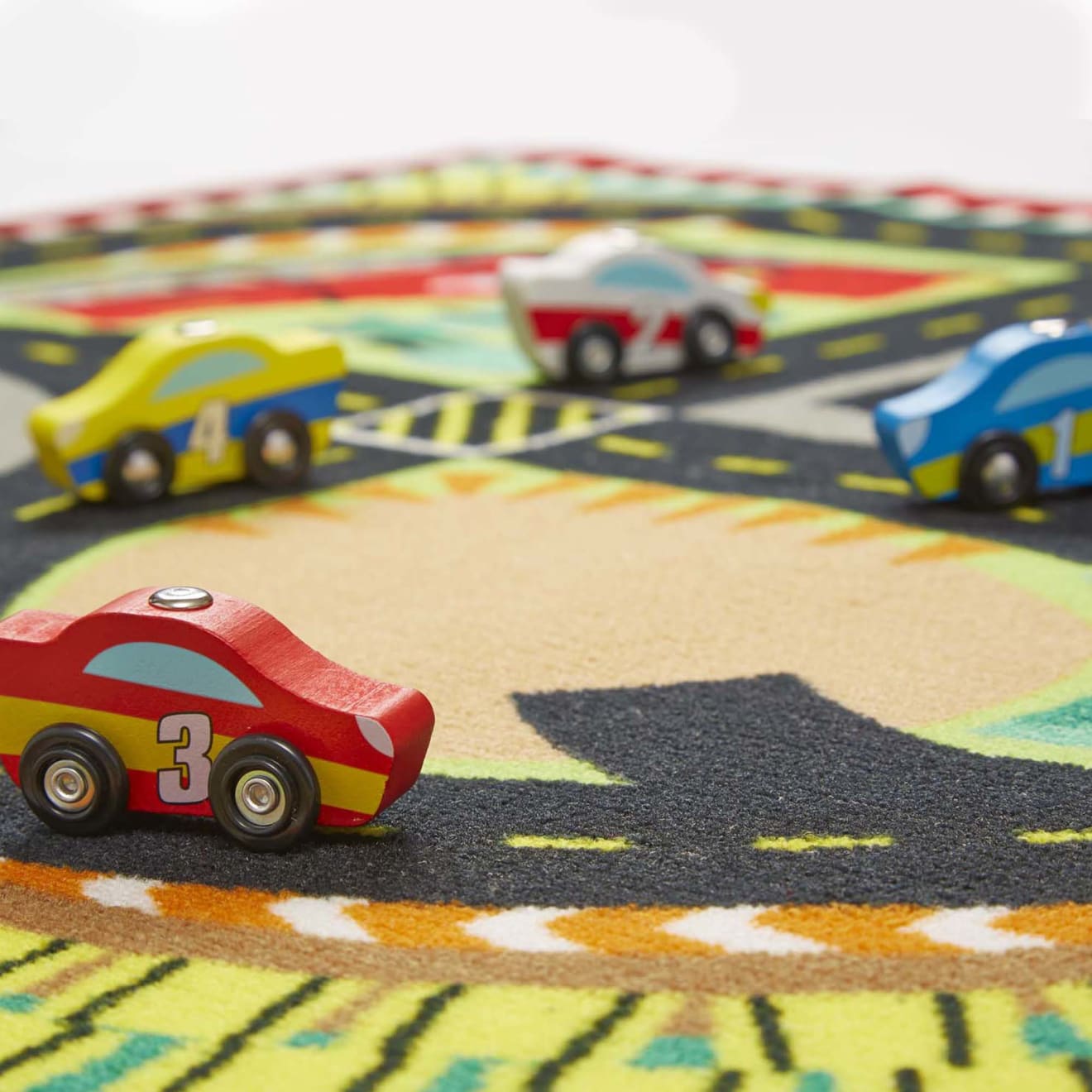 Round the Speedway Race Track Rug & Car Set - Image 9