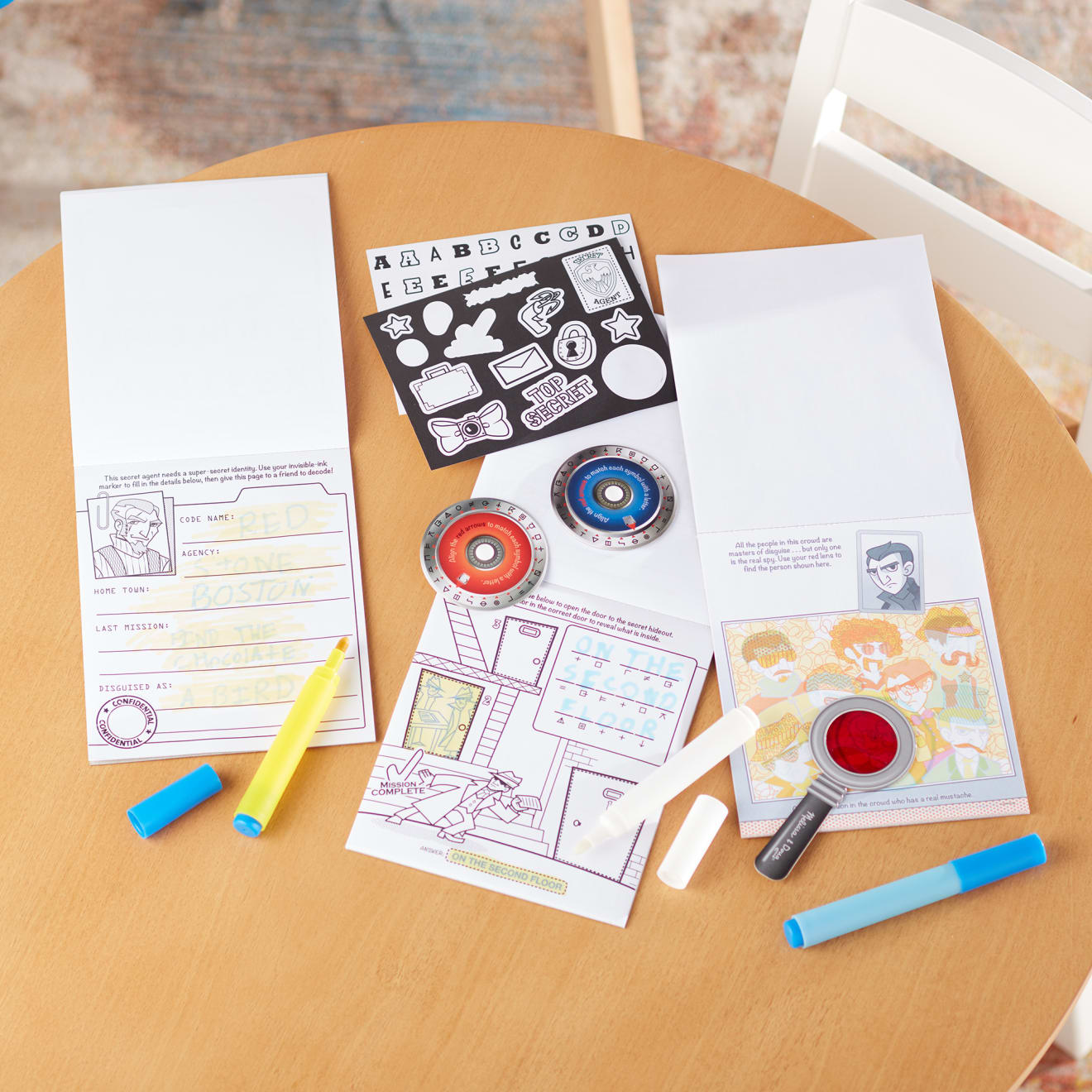 Secret Decoder Deluxe Activity Set - On the Go - Image 9