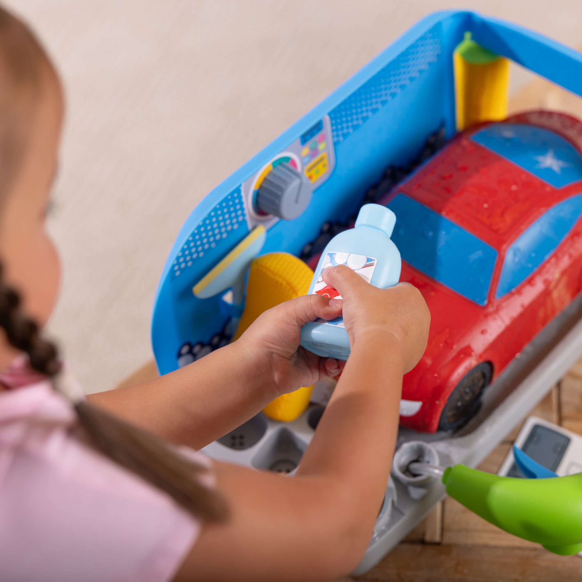 Spray & Shine Car Wash Play Set - Image 6