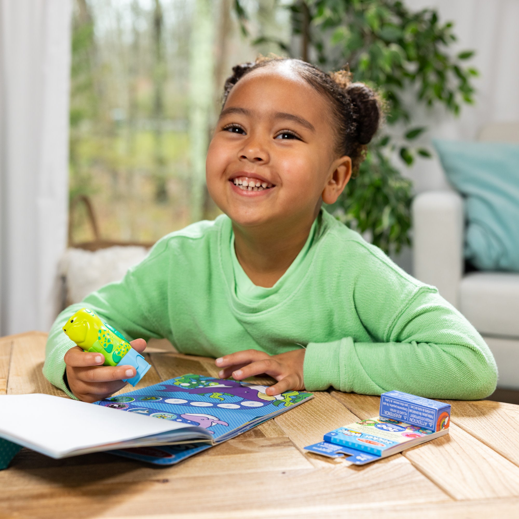 Sticker WOW!™ Sea Turtle Bundle: Activity Pad & Sticker Stamper + Mini Activity Pad and 200 Refill Stickers - Image 5