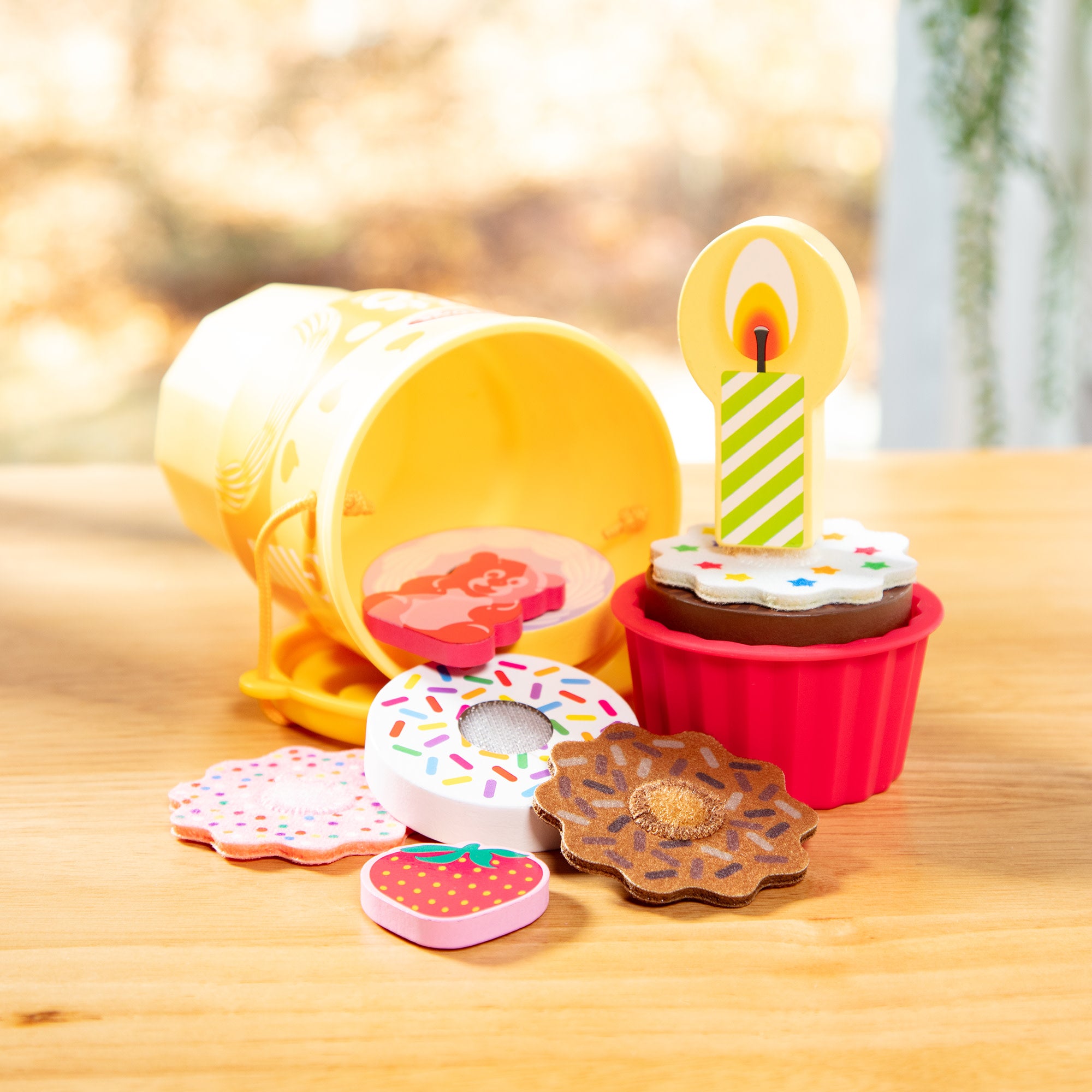 Play to Go Cake & Cookies Play Set - Image 9